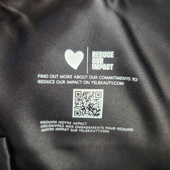 Yves Saint Laurent Textured Black Beauty Bag - Picture 9 of 11